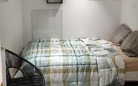 Chambre Studio Avec Salle De Bain Privee Dans Une Maison